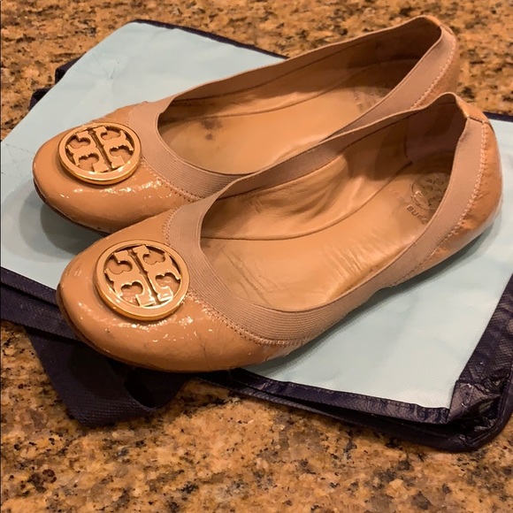 Tory Burch Shoes - Tory Burch Caroline flats in nude